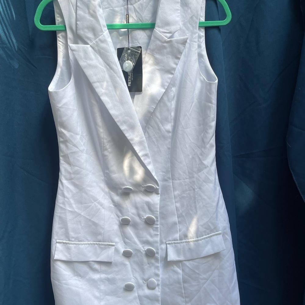 PrettyLittleThing Elegant White Buttoned Mini Dress